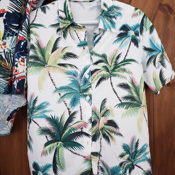 NWOT - Lot of 2 tropical print tops - small - Picture 2 of 5